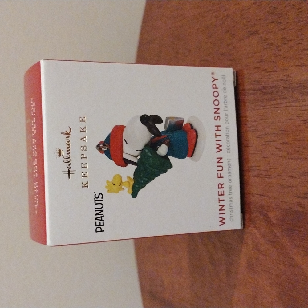 Hallmark Keepsake Peanuts ornament